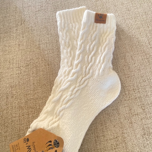 BearPaw Accessories - 🪞 NWT bearpaw ultra super soft anklet crew ribbed socks women’s size sz 9-11